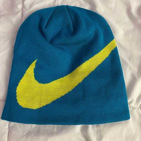 Nike beanie hat new without tags